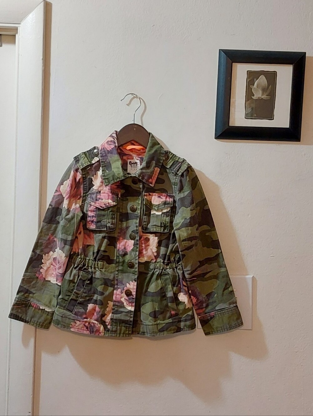 GAP Girls' Green Lightweight Camo Jacket with Pink Floral Print Size XS